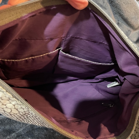 Travelon Greige Snakeskin Travelon Large RFID Bag - Picture 9 of 14